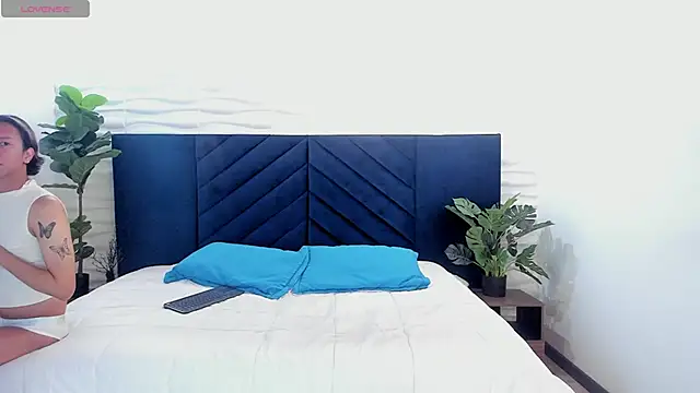 Georgina Palacios  online show from 02/24/25, 05:43