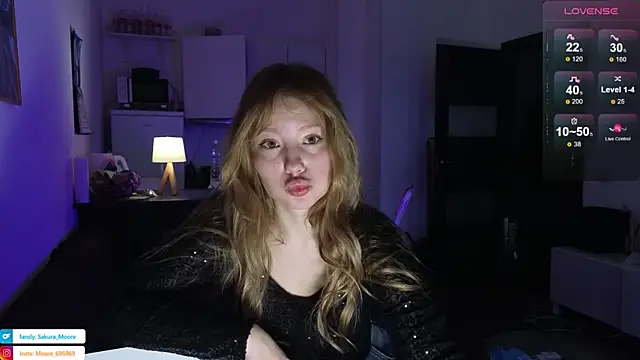 Sakura Moore online show from 03/03/25, 08:16