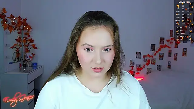 Snapshot of EmilyxxGraces chatting on 09/24/25, 09:07 EmilyxxGraces online show from 09/24/25, 09:07