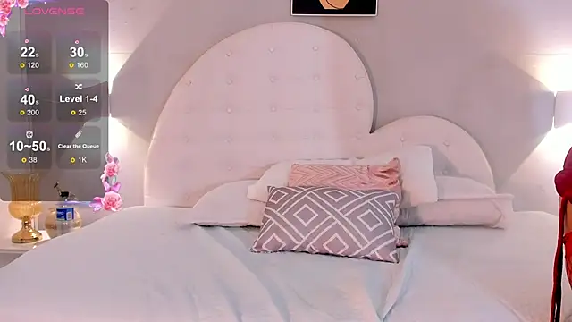 crisdegli  online show from 02/24/25, 11:32