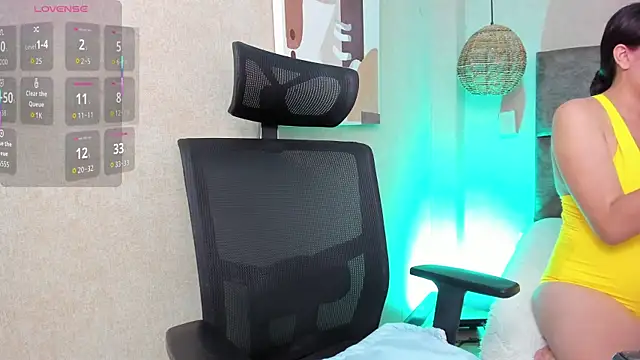 elizabeth 20 online show from 10/21/25, 06:52