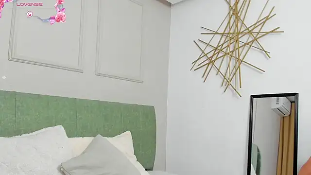 elizabeth 20 online show from 10/30/25, 07:03