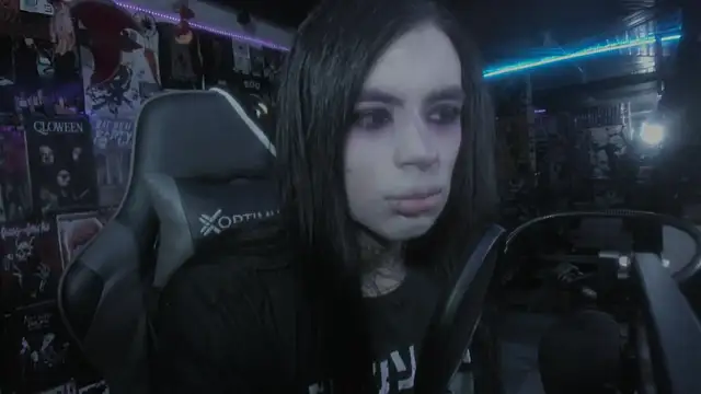 Snapshot of rotten_dreams chatting on 03/10/25, 09:51 rotten dreams online show from 03/10/25, 09:51