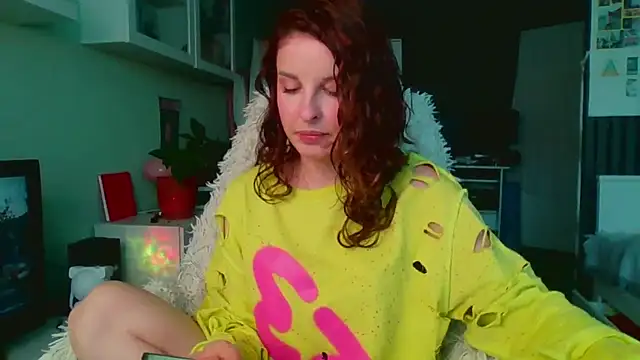 Snapshot of MollyBer chatting on 07/19/26, 04:44 MollyBer online show from 07/19/26, 04:44