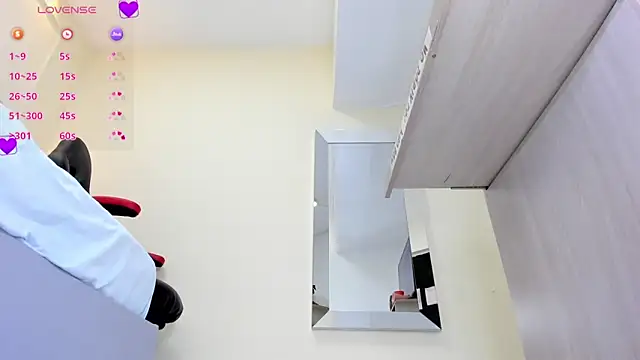 MELINAMARTINS online show from 03/12/25, 10:39