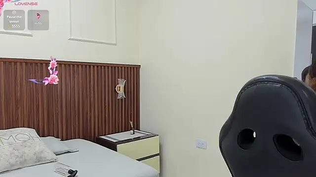 MELINAMARTINS online show from 09/18/25, 07:38