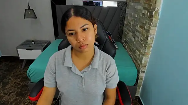 MELINAMARTINS online show from 12/20/25, 07:32