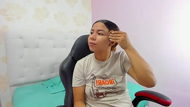 MELINAMARTINS online show from 01/08/26, 08:11