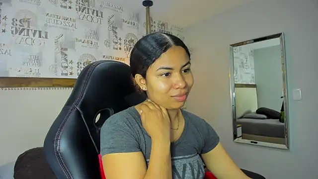 MELINAMARTINS online show from 01/11/26, 07:52