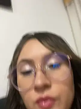 ValentinaOrtiz3 online show from 02/24/25, 01:02