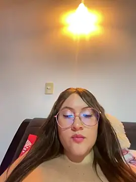 ValentinaOrtiz3 online show from 02/24/25, 04:05