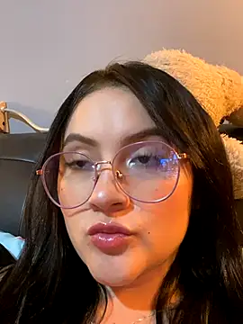 ValentinaOrtiz3 online show from 09/24/25, 01:09