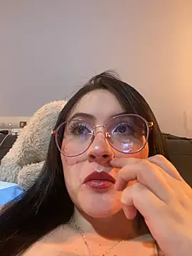 ValentinaOrtiz3 online show from 10/01/25, 03:12