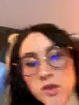 ValentinaOrtiz3 online show from 12/15/25, 11:31