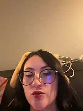 ValentinaOrtiz3 online show from 02/06/26, 01:32