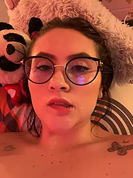 ValentinaOrtiz3 online show from 03/24/26, 09:53