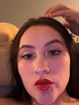 ValentinaOrtiz3 online show from 04/14/26, 01:44