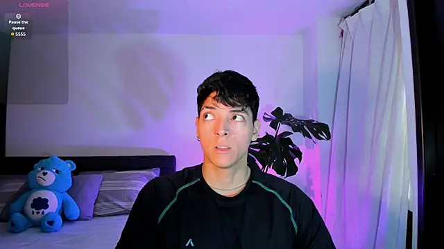  JacobMiller   online show from 09/22/25, 02:08