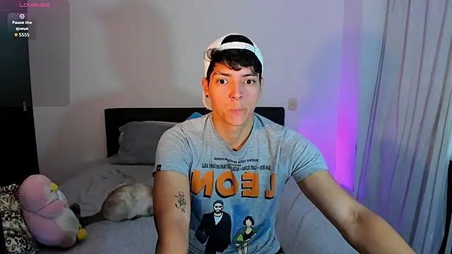  JacobMiller   online show from 10/07/25, 07:55