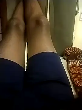 Snapshot of venky2026 chatting on 11/22/25, 01:37 venky2026 online show from 11/22/25, 01:37