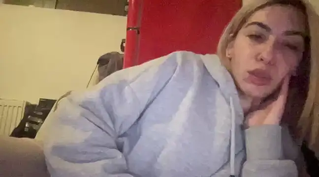 Snapshot of sarrah_rossy chatting on 02/10/25, 09:58 sarrah rossy online show from 02/10/25, 09:58