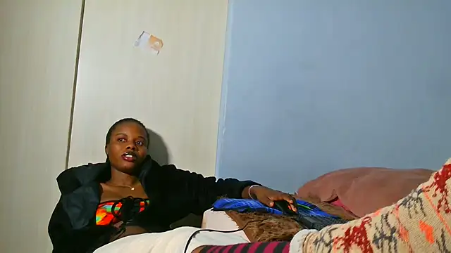 Snapshot of victora3 chatting on 06/11/26, 02:53 victora3 online show from 06/11/26, 02:53