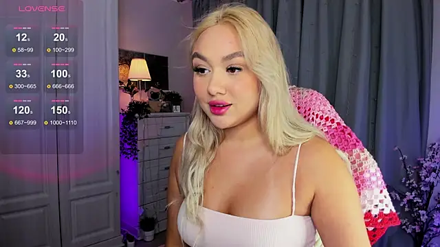 Snapshot of _Loneve__ chatting on 11/22/25, 03:33 Loneve online show from 11/22/25, 03:33