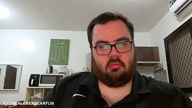 Snapshot of alexxxbear chatting on 02/22/25, 04:29 alexxxbear online show from 02/22/25, 04:29