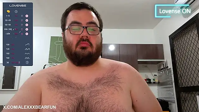Snapshot of alexxxbear chatting on 02/27/25, 10:42 alexxxbear online show from 02/27/25, 10:42