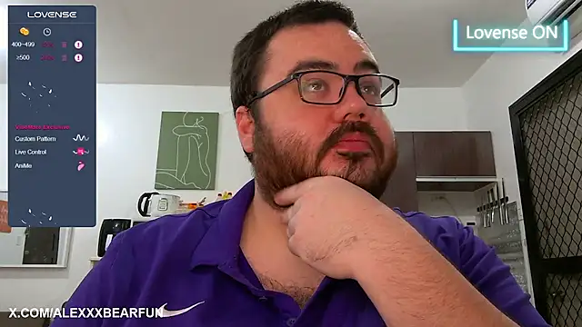 Snapshot of alexxxbear chatting on 03/06/25, 05:22 alexxxbear online show from 03/06/25, 05:22