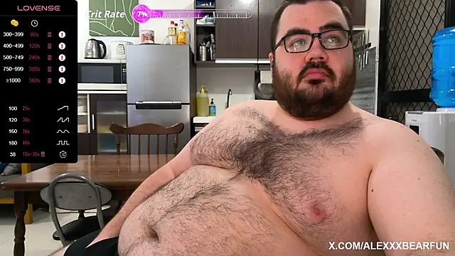 Snapshot of alexxxbear chatting on 09/18/25, 09:33 alexxxbear online show from 09/18/25, 09:33