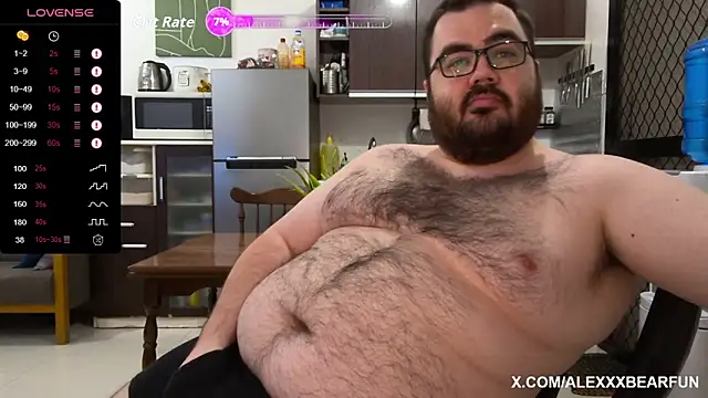 Snapshot of alexxxbear chatting on 09/26/25, 08:35 alexxxbear online show from 09/26/25, 08:35