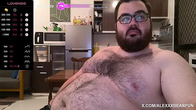 Snapshot of alexxxbear chatting on 10/09/25, 11:03 alexxxbear online show from 10/09/25, 11:03