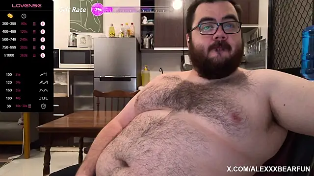 Snapshot of alexxxbear chatting on 10/18/25, 02:58 alexxxbear online show from 10/18/25, 02:58