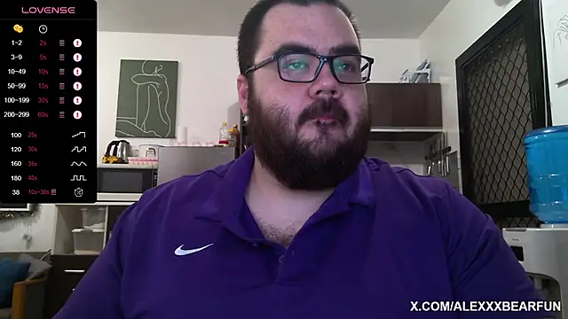 Snapshot of alexxxbear chatting on 11/23/25, 02:28 alexxxbear online show from 11/23/25, 02:28