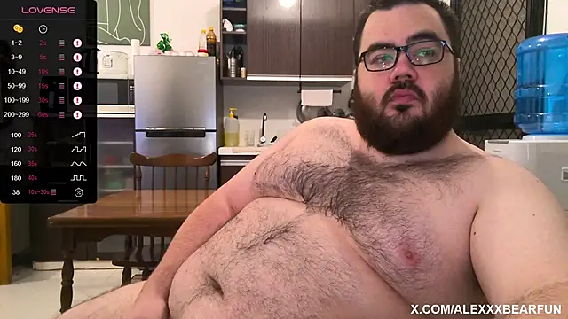 Snapshot of alexxxbear chatting on 11/30/25, 10:47 alexxxbear online show from 11/30/25, 10:47