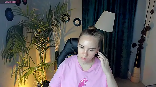 Lika 0ne online show from 09/30/25, 10:20