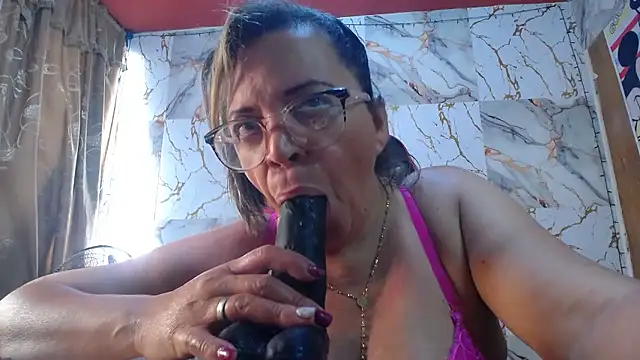 Snapshot of alina_maturehot chatting on 01/16/26, 08:46 alina maturehot online show from 01/16/26, 08:46