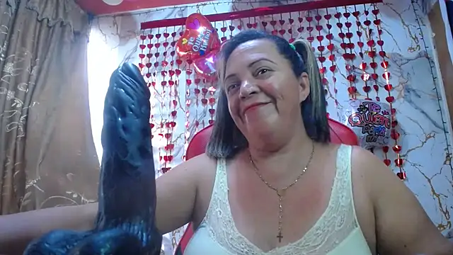 Snapshot of alina_maturehot chatting on 02/15/26, 07:54 alina maturehot online show from 02/15/26, 07:54