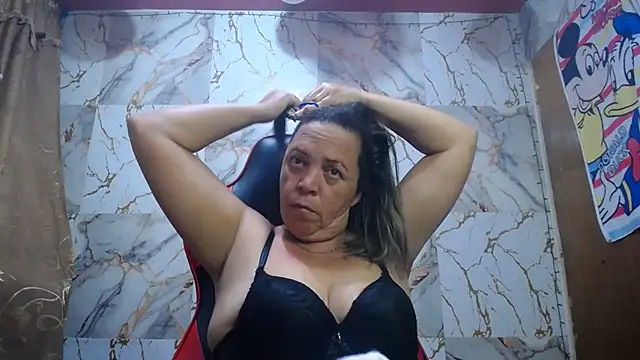 Snapshot of alina_maturehot chatting on 02/17/26, 11:11 alina maturehot online show from 02/17/26, 11:11