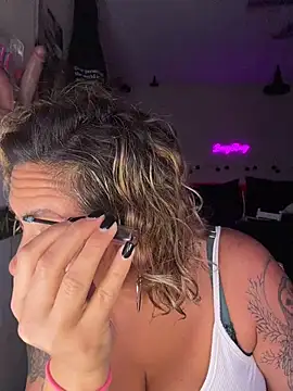 bossyroxy84 online show from 11/08/25, 12:55