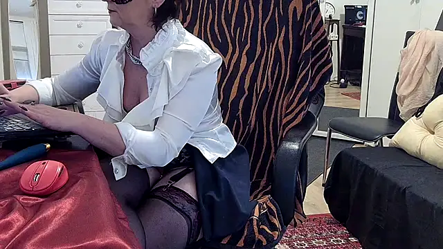 Chanel Noire online show from 03/12/25, 04:13