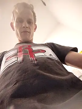 Snapshot of Kamilll94@xh chatting on 11/25/25, 06:19 Kamilll94xh online show from 11/25/25, 06:19