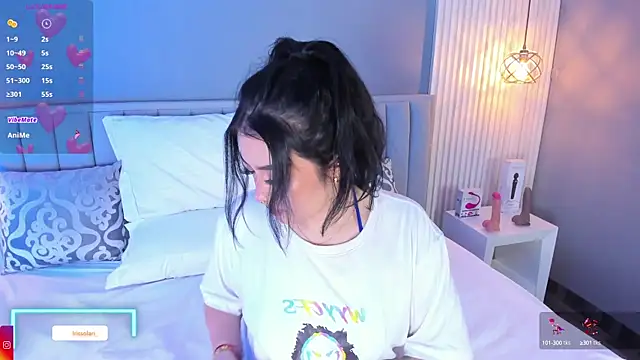 Snapshot of isolari_ chatting on 03/19/25, 04:36 isolari online show from 03/19/25, 04:36