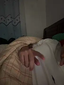 Snapshot of 0W00GIGi chatting on 03/07/25, 01:40 0W00GIGi online show from 03/07/25, 01:40