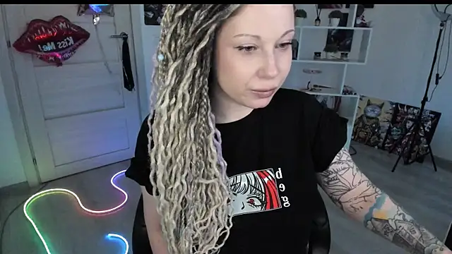 HoneySallyMoore online show from 04/18/26, 08:51