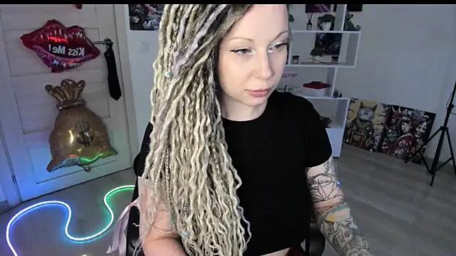 HoneySallyMoore online show from 05/20/26, 10:32