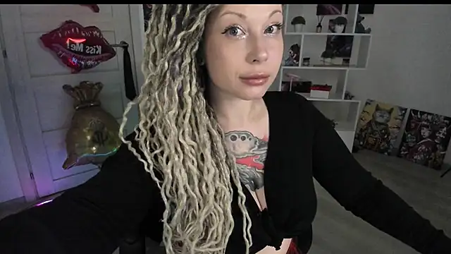 HoneySallyMoore online show from 06/13/26, 07:34