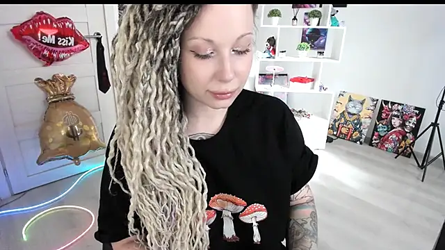HoneySallyMoore online show from 06/18/26, 03:49