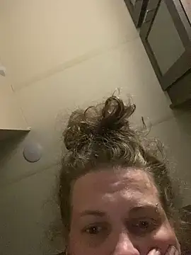 Snapshot of favoritestepsis chatting on 09/19/25, 12:34 favoritestepsis online show from 09/19/25, 12:34